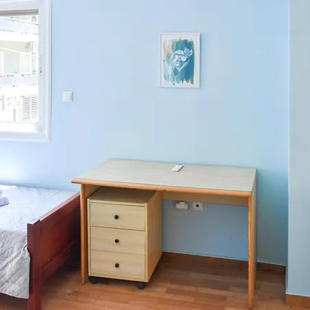In Ampelokipoi Apartment