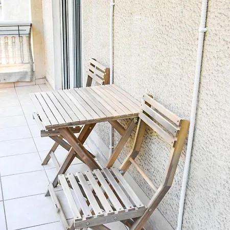 Apartment In Ampelokipoi *